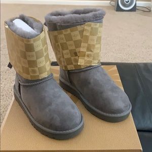 UGG Bailey Bow girl’s boots - brand new in box